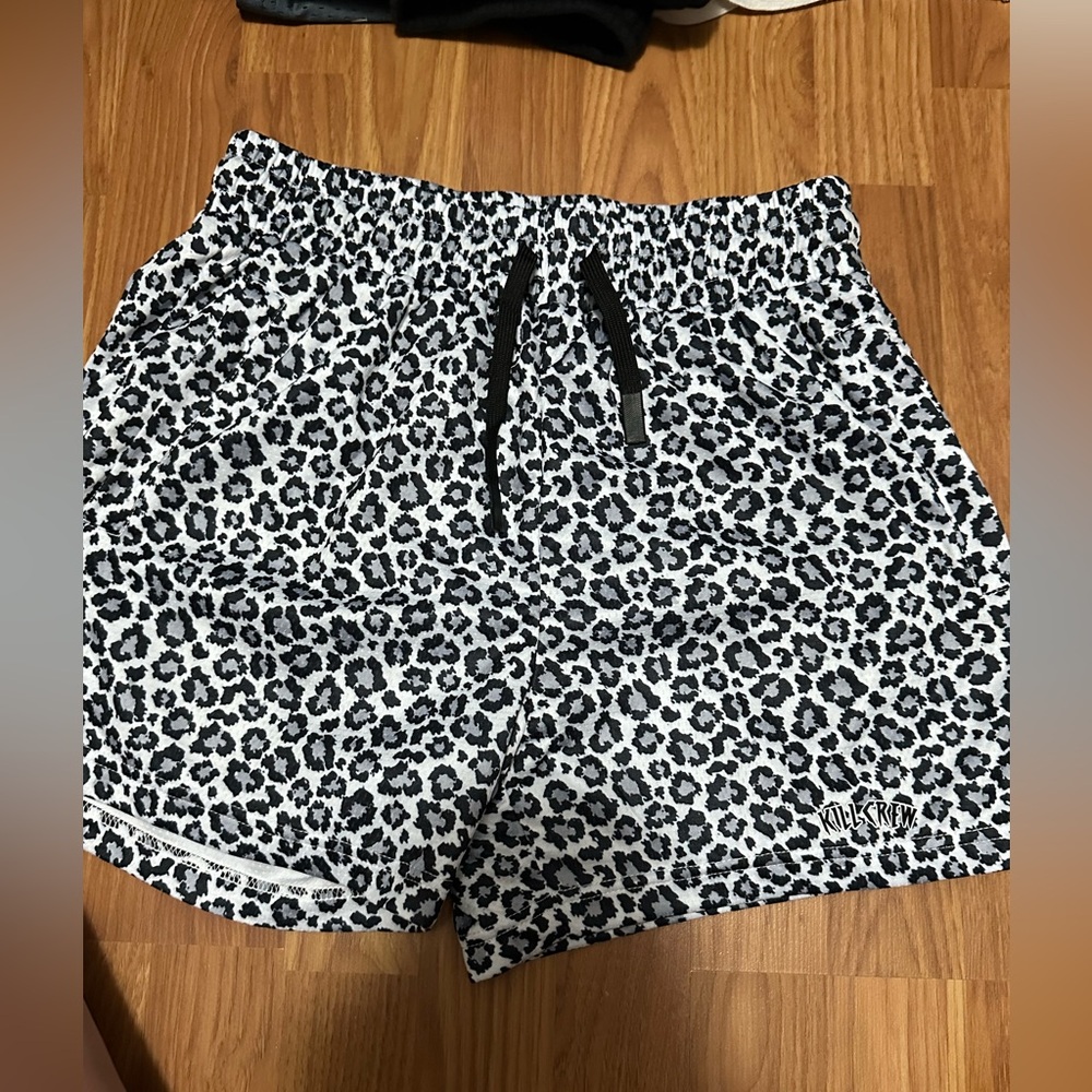 kill crew shorts M